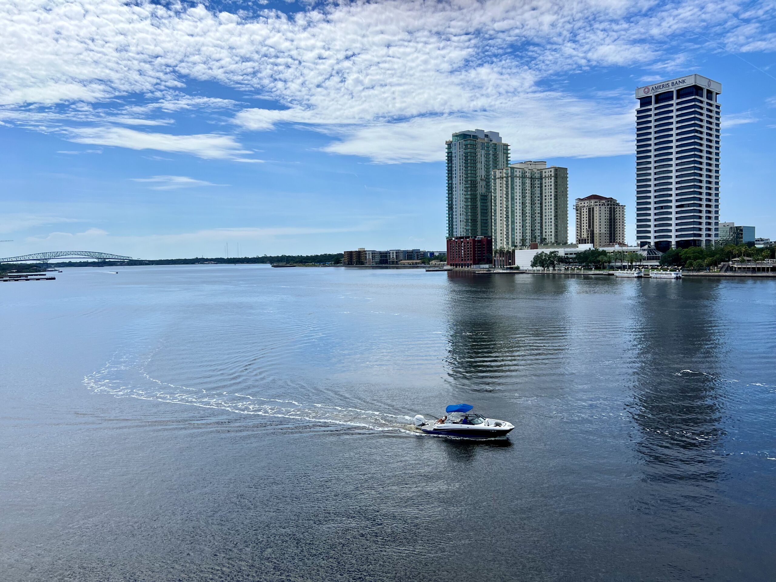 https://amandasearlerealtor.com/what-are-the-real-pros-and-cons-of-living-in-jacksonville-for-out-of-state-buyers-in-2026/